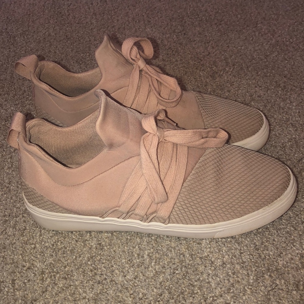 Steve Madden Lancer Sneaker
